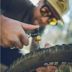 Lezyne Tubeless CO2 Blaster -Pneus Soldes Magasin CO2 Blaster 2019 04 15 Lezyne 407 1800x1800