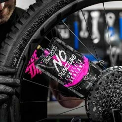 Muc-Off Scellant Pour Pneus Sans Crevaison Et Sans Souci -Pneus Soldes Magasin Muc Off No Puncture Hassle 4