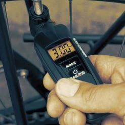 SKS Germany Airchecker - Manomètre Numérique De Pression D'air -Pneus Soldes Magasin SKS Airchecker 10001 5